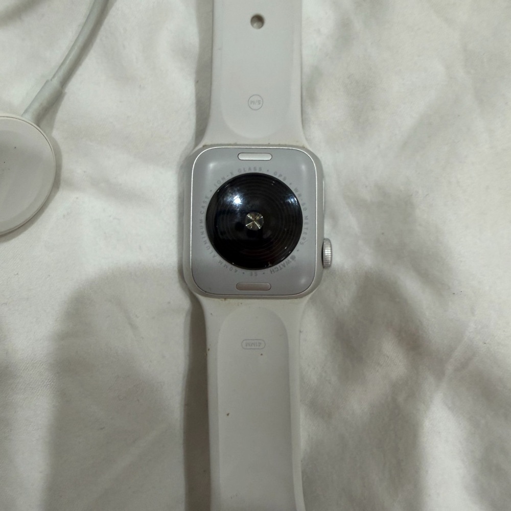 Apple Watch SE 2 Silver - Picture 2 of 5